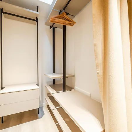 Vittoria Apt Luxury E Design In Duomo דירה ברשה